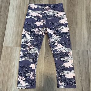 Reebok Women's Floral High Rise Capri Leggings Small (A018)